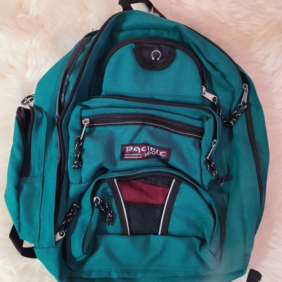 2 Backpacks - Picture 7 of 9